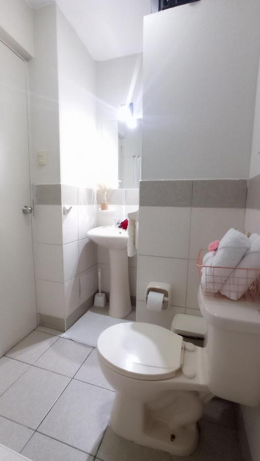 Hab Pequena Bano Compartido La Paz 4 Apartman Lima Kültér fotó